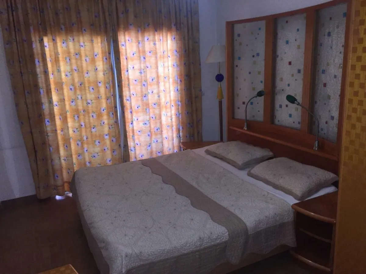 ** Hotel Weekend Furnished Apartments Beirut Lebanon
